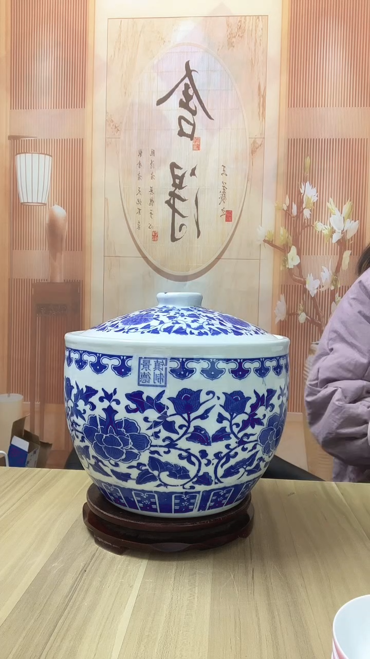 传统青花陶瓷小米缸 1个