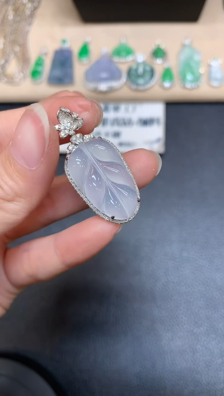 【闪购商品】翡翠颈饰18K金镶嵌树叶【无服务费