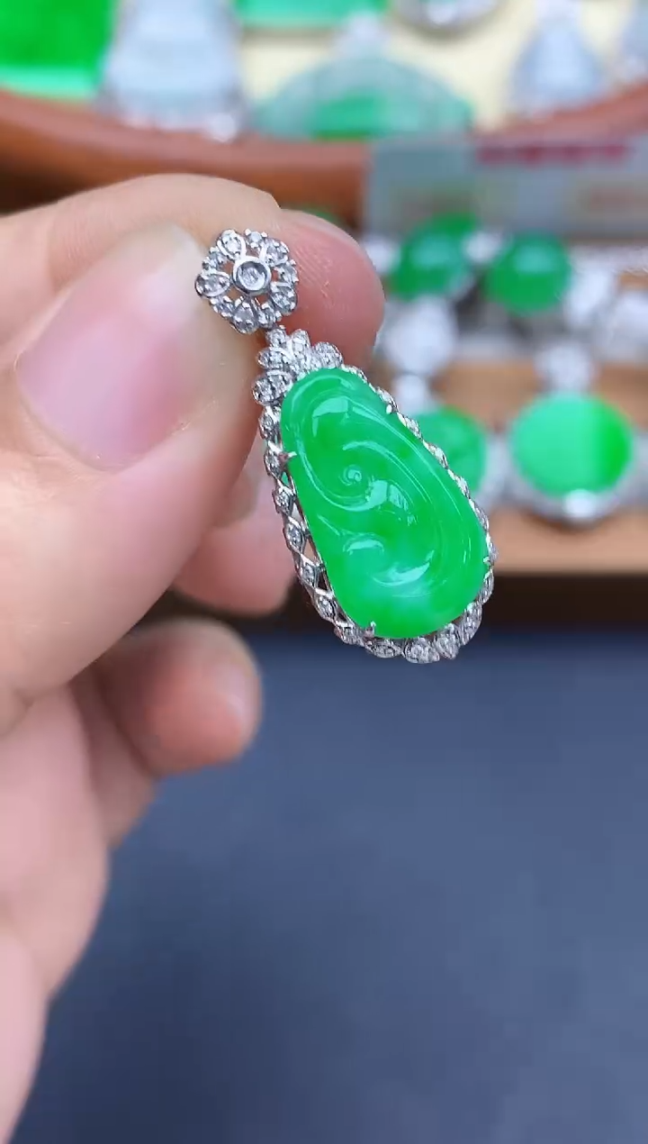 颈饰18K金镶嵌翡翠483-中国好珍宝