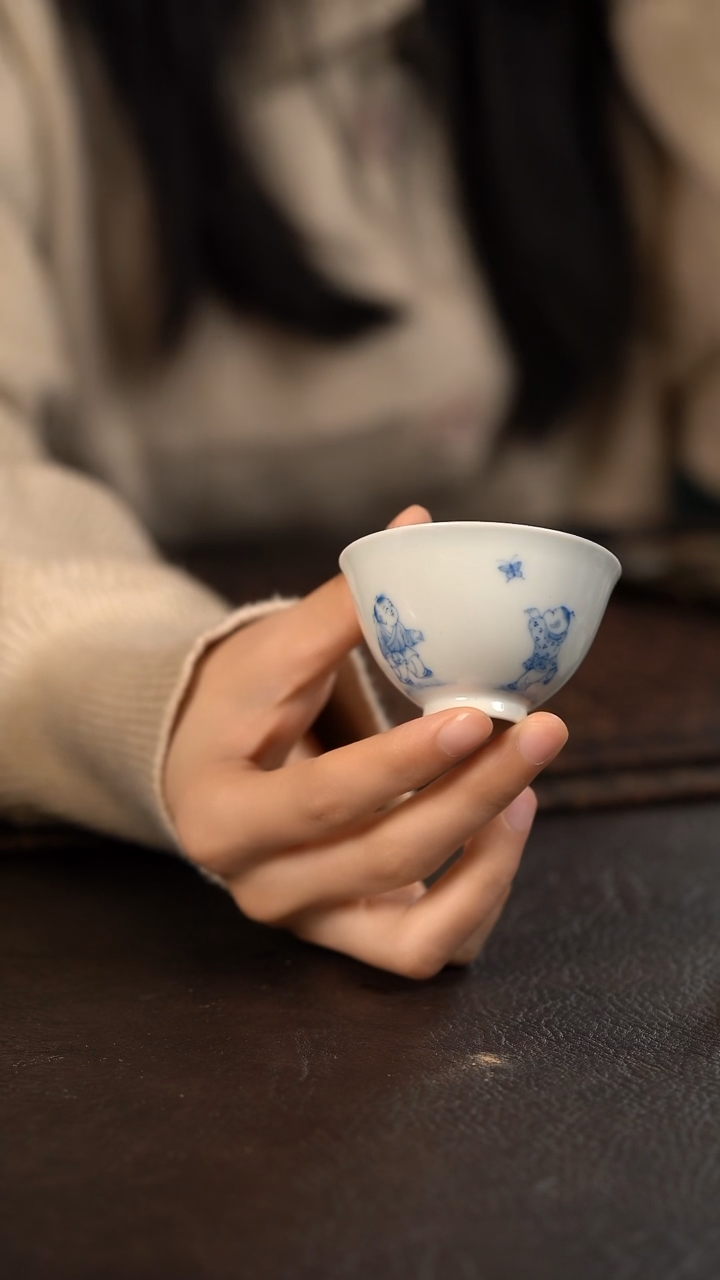 【闪购商品】杯聚澜堂童子扑蝶小鸡心杯