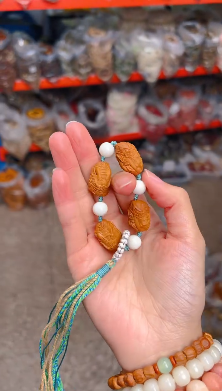 吊坠橄榄核橄榄核雕刻手捻流苏