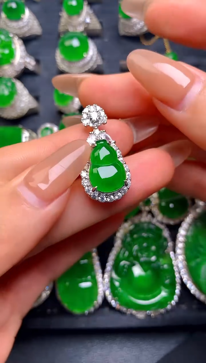 【闪购商品】翡翠吊坠(赠链)银S925镶嵌葫芦吊坠