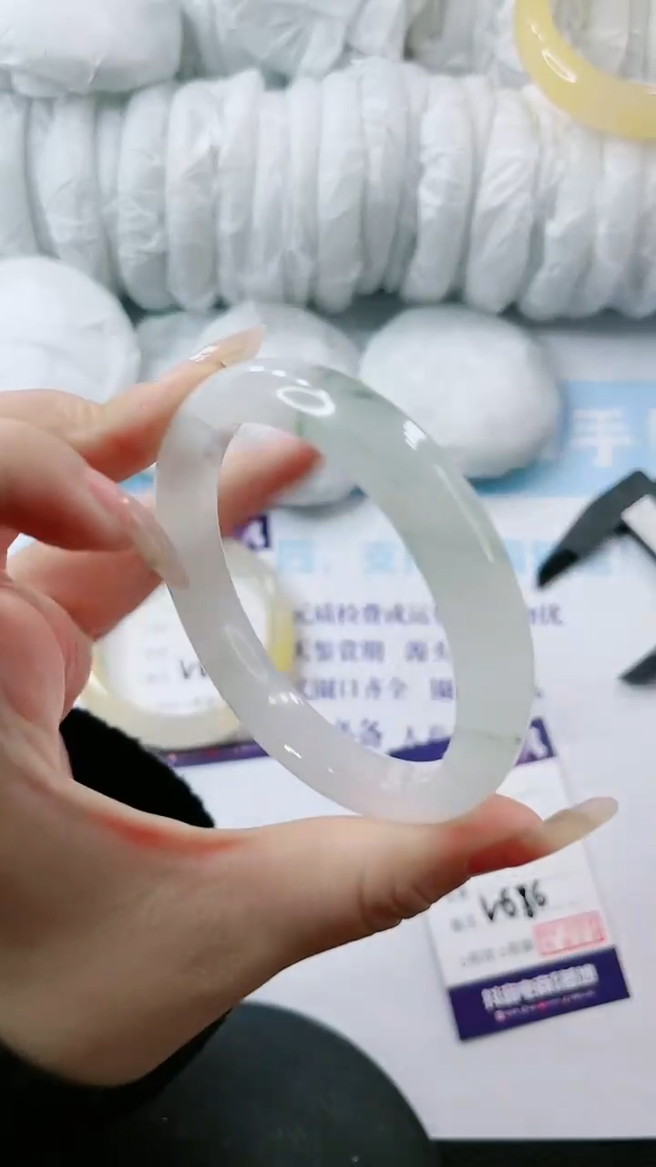 【闪购商品】石英质玉手镯未镶嵌多样性发货V686