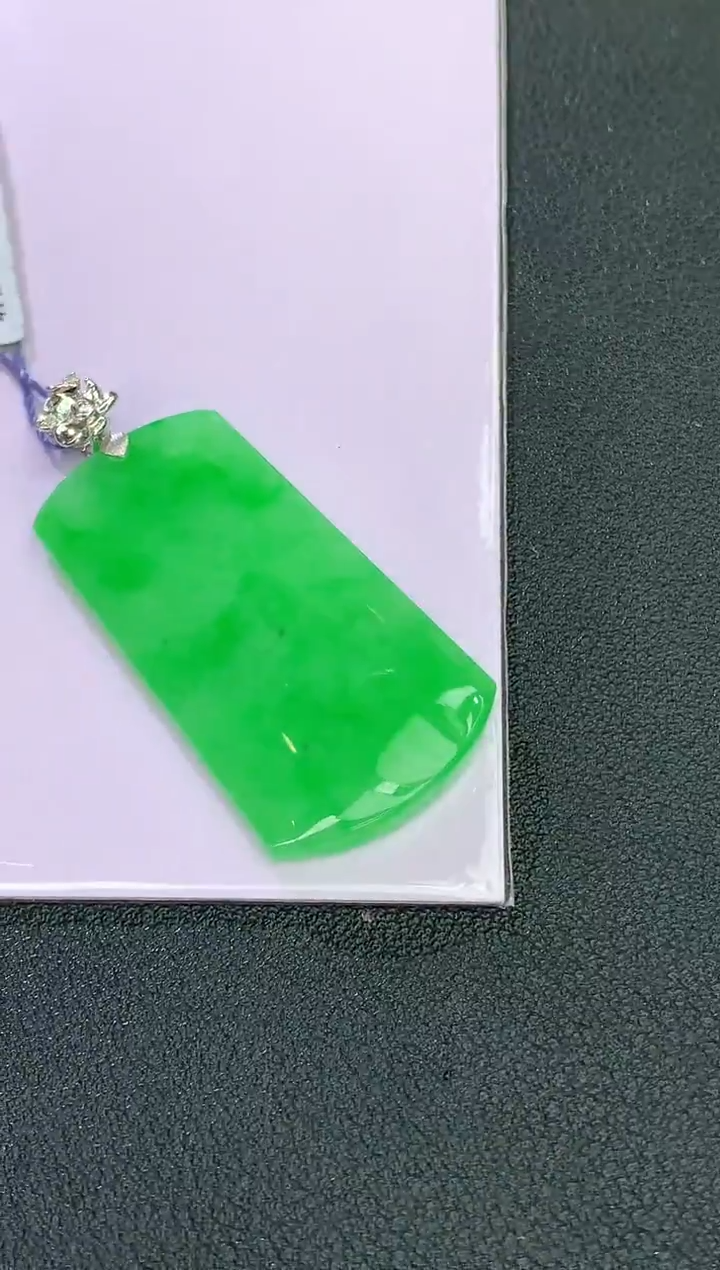 颈饰18K金镶嵌翡翠赠礼盒证书 麦麦