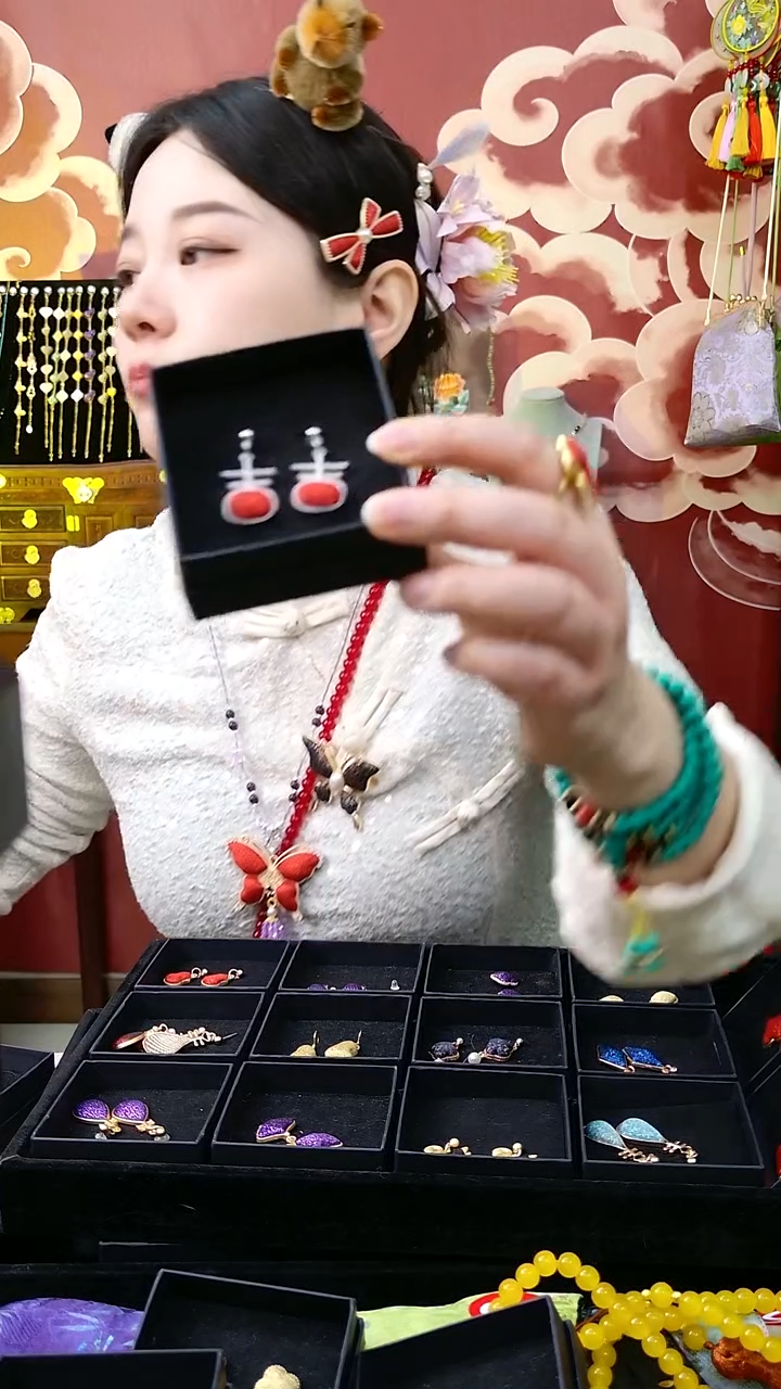 缂丝耳饰啦啦啦啦