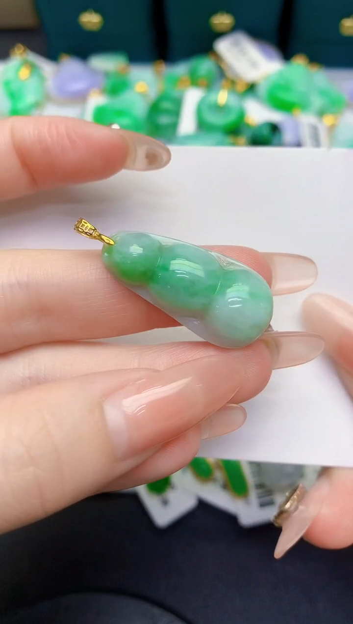 颈饰未镶嵌翡翠缅甸天然翡翠A货