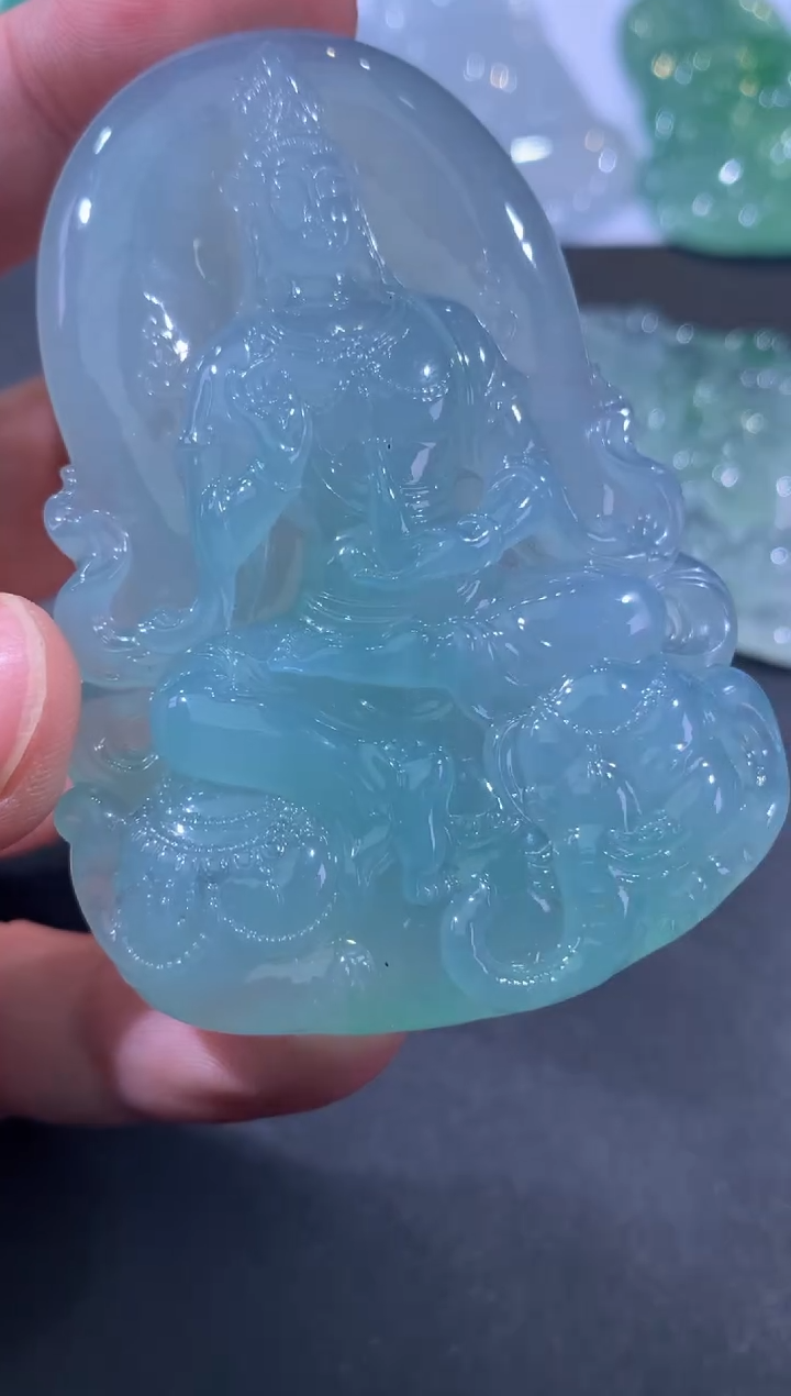 【闪购商品】翡翠颈饰未镶嵌欣赏链接