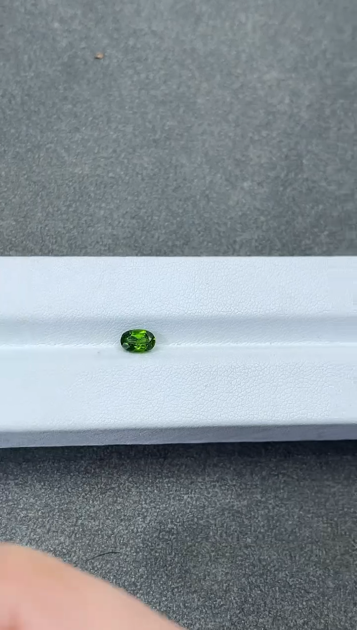 未镶嵌透辉石裸石天然裸石