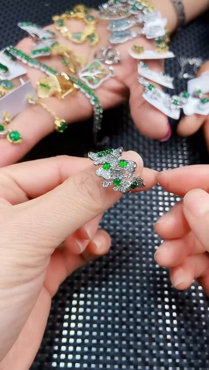 【闪购商品】翡翠戒指未镶嵌11111111