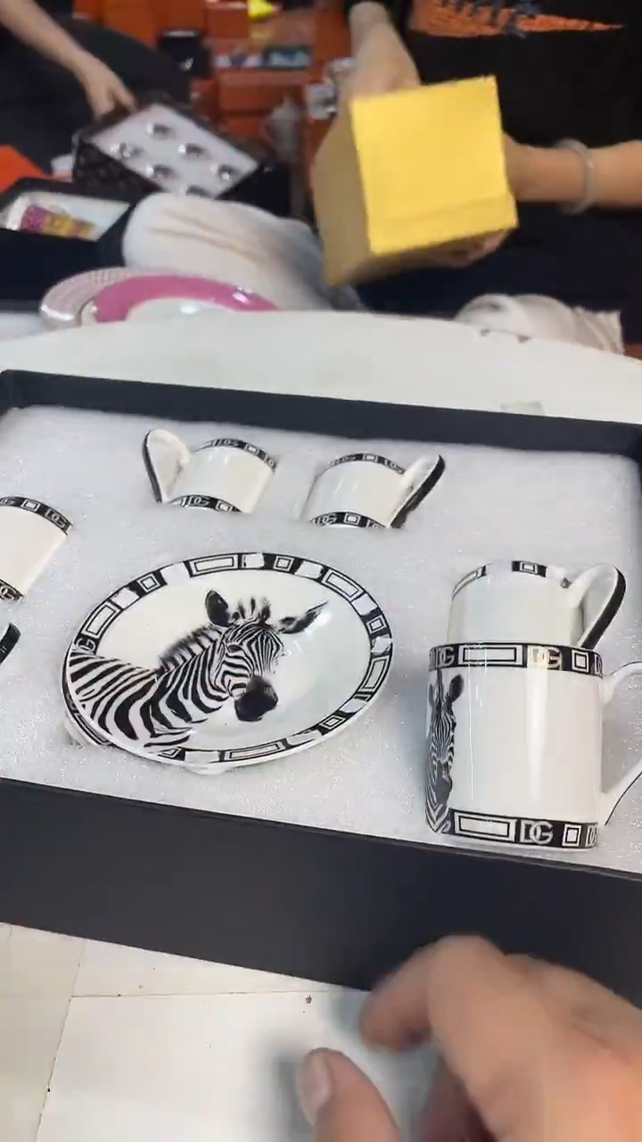 杯鸿辉家品牌瓷器，京东包邮！