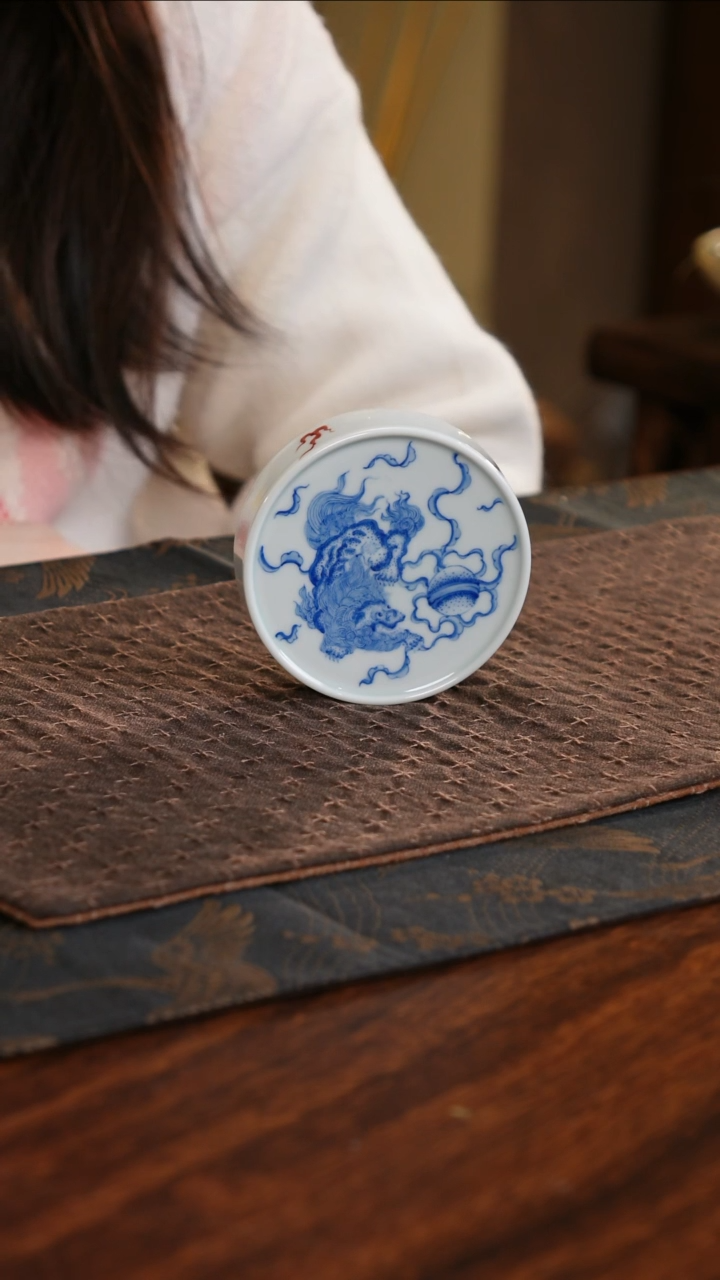 【闪购商品】杯子狮子圆饼盖置