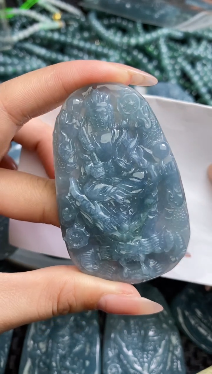 【闪购商品】翡翠颈饰未镶嵌         