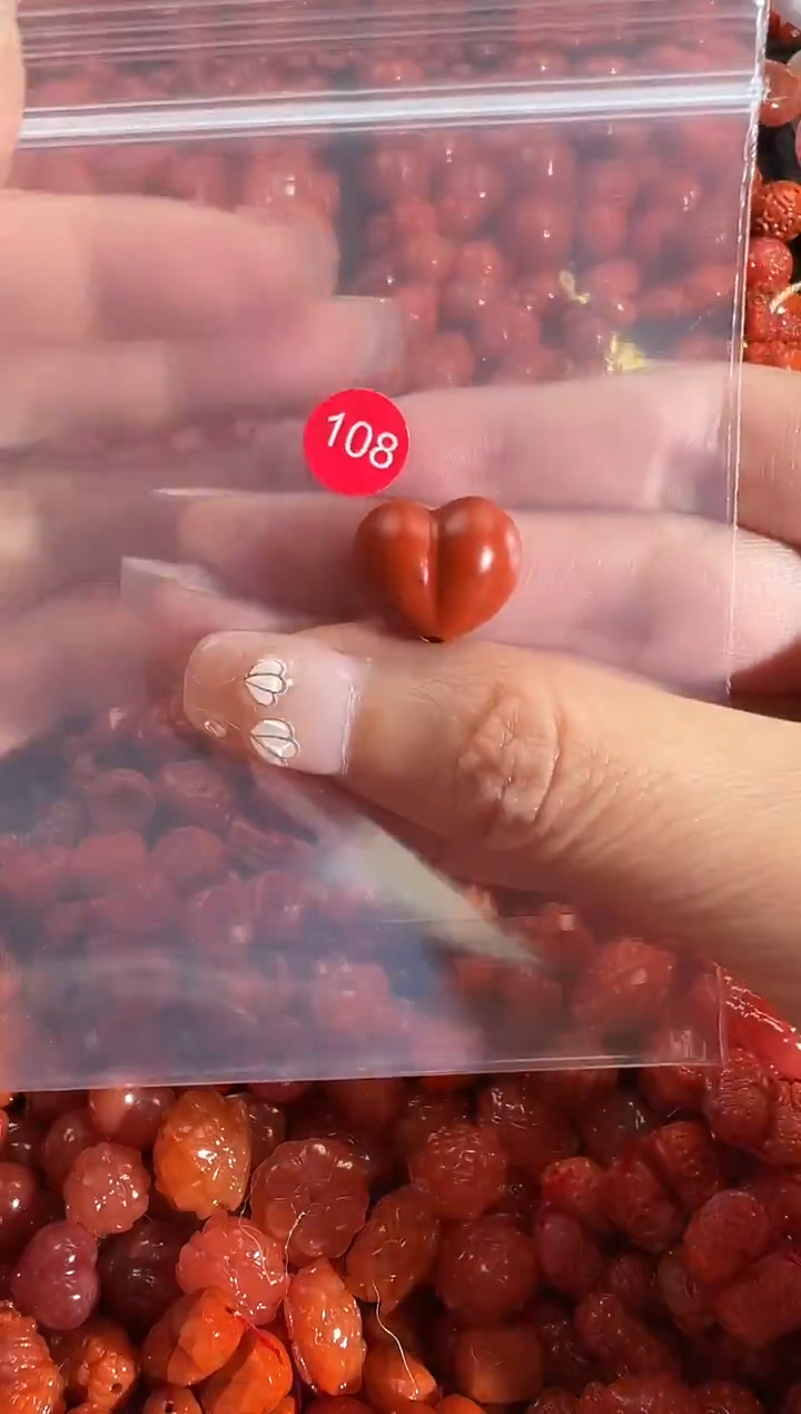 颈饰未镶嵌南红玛瑙1