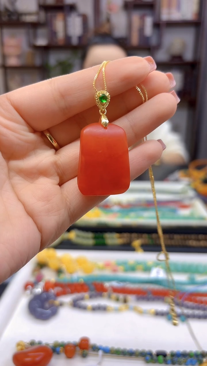 【闪购商品】蜜蜡吊坠(赠链)银S925镀金镶嵌D17