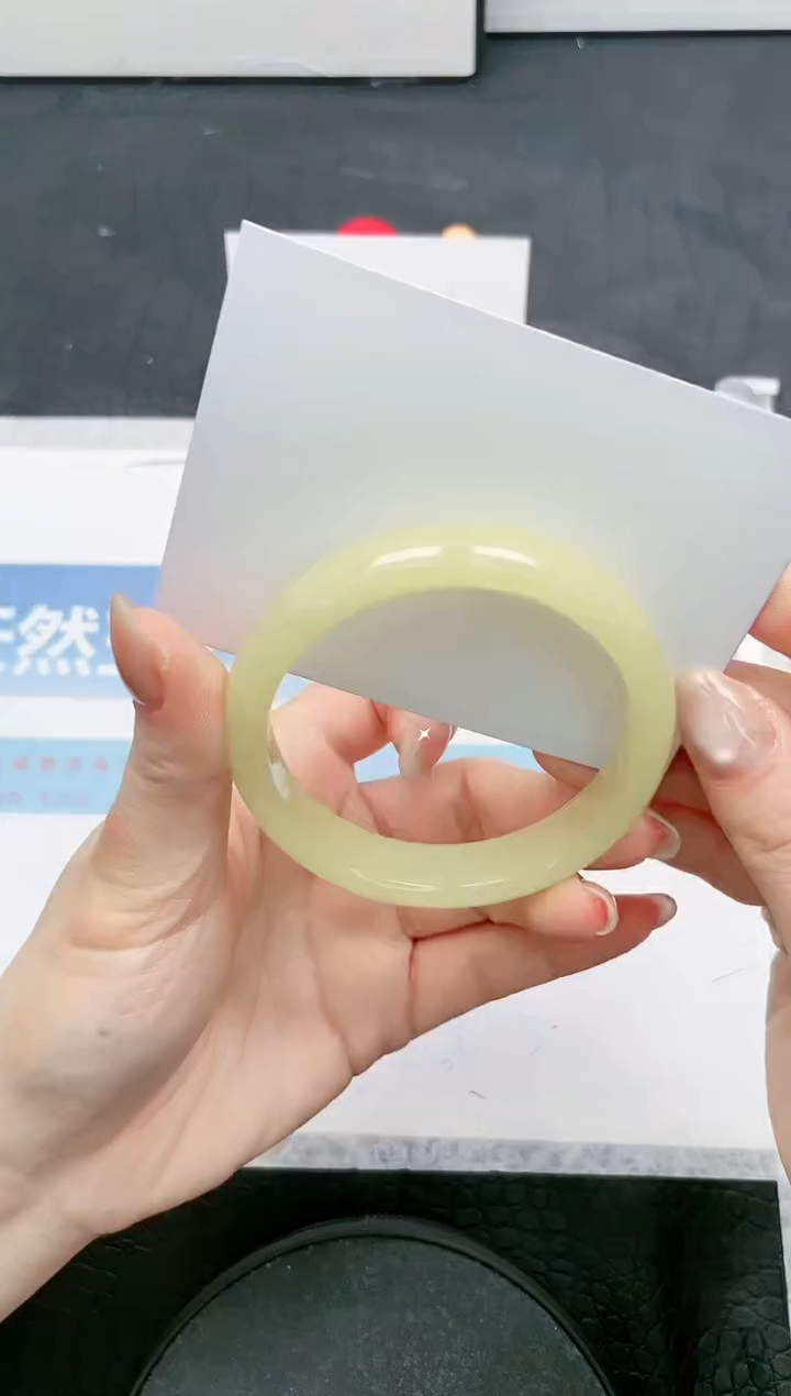 【闪购商品】石英质玉手镯未镶嵌239-56.9