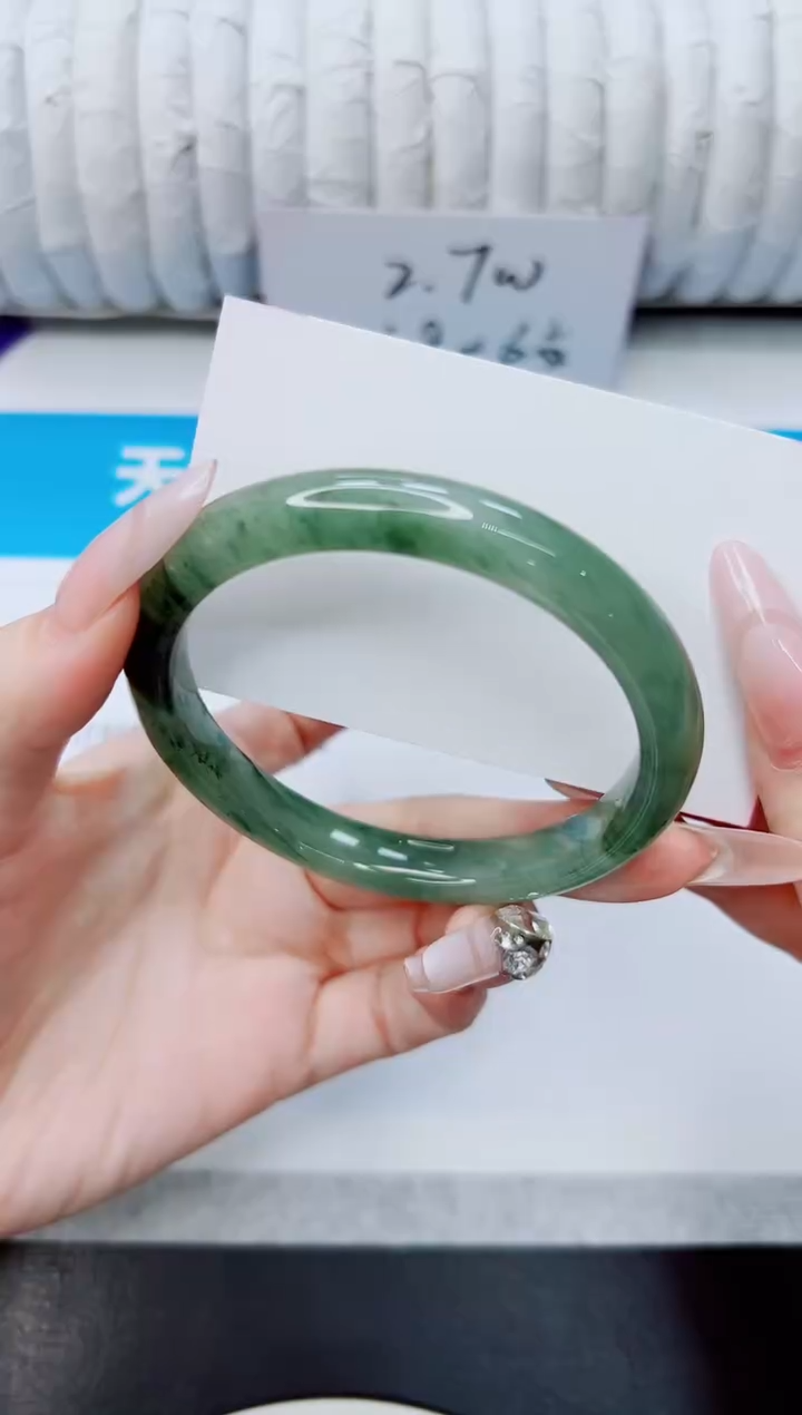 石英质玉手镯未镶嵌204/60.7