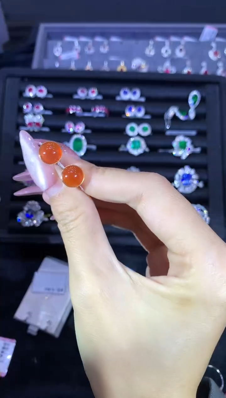 【闪购商品】南红玛瑙耳饰18K金镶嵌a221时尚