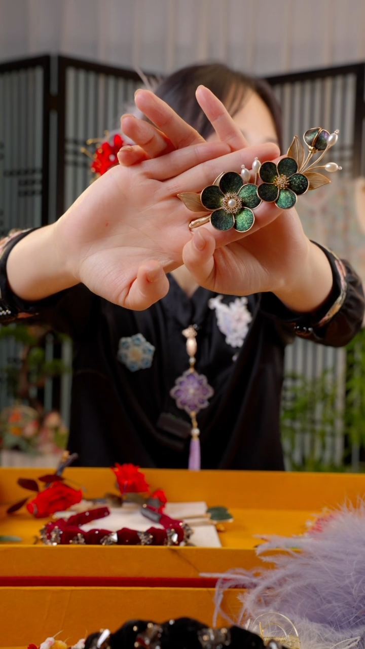 刺绣婉*～非遗苏绣绒花手工饰品