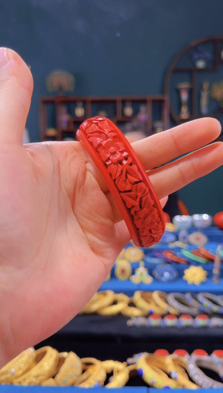 【闪购商品】非遗绝技 雕漆花卉手镯（56-61）
