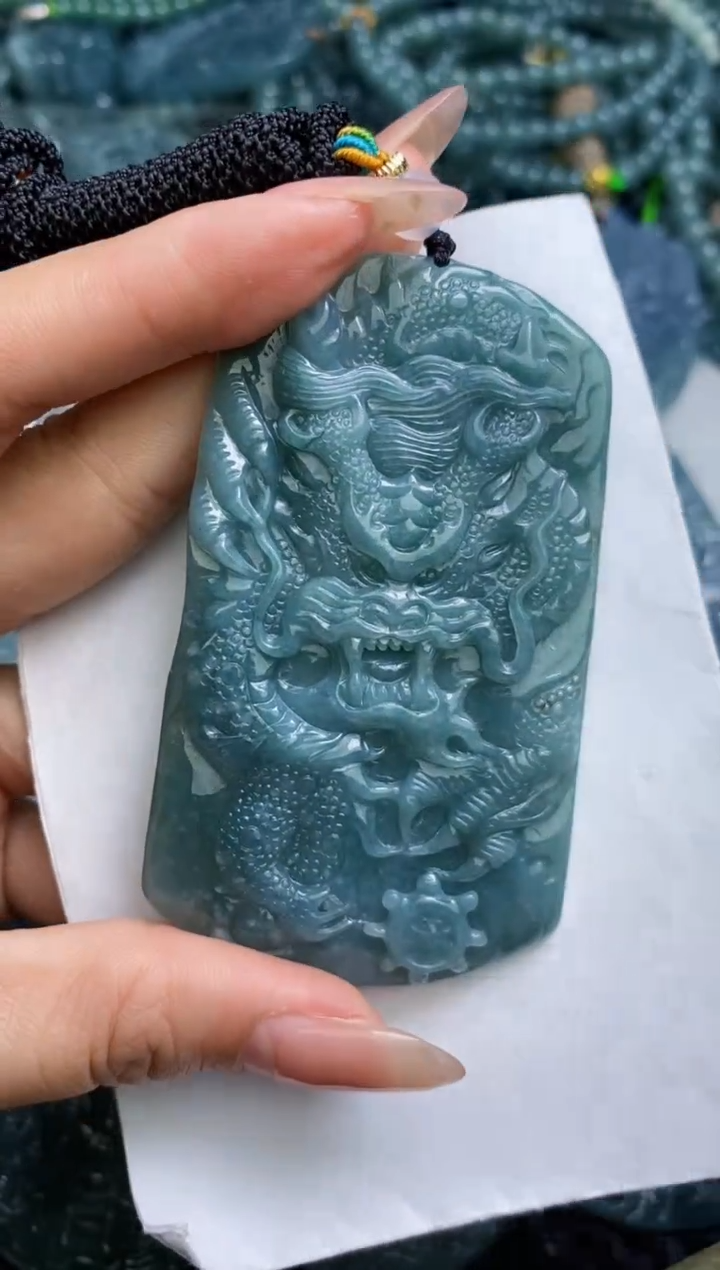 【闪购商品】翡翠颈饰未镶嵌          