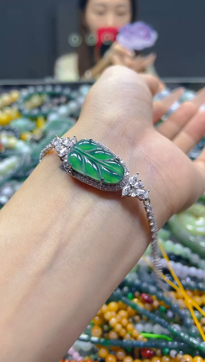 颈饰未镶嵌翡翠/J/翡翠A货，一件也是批发价