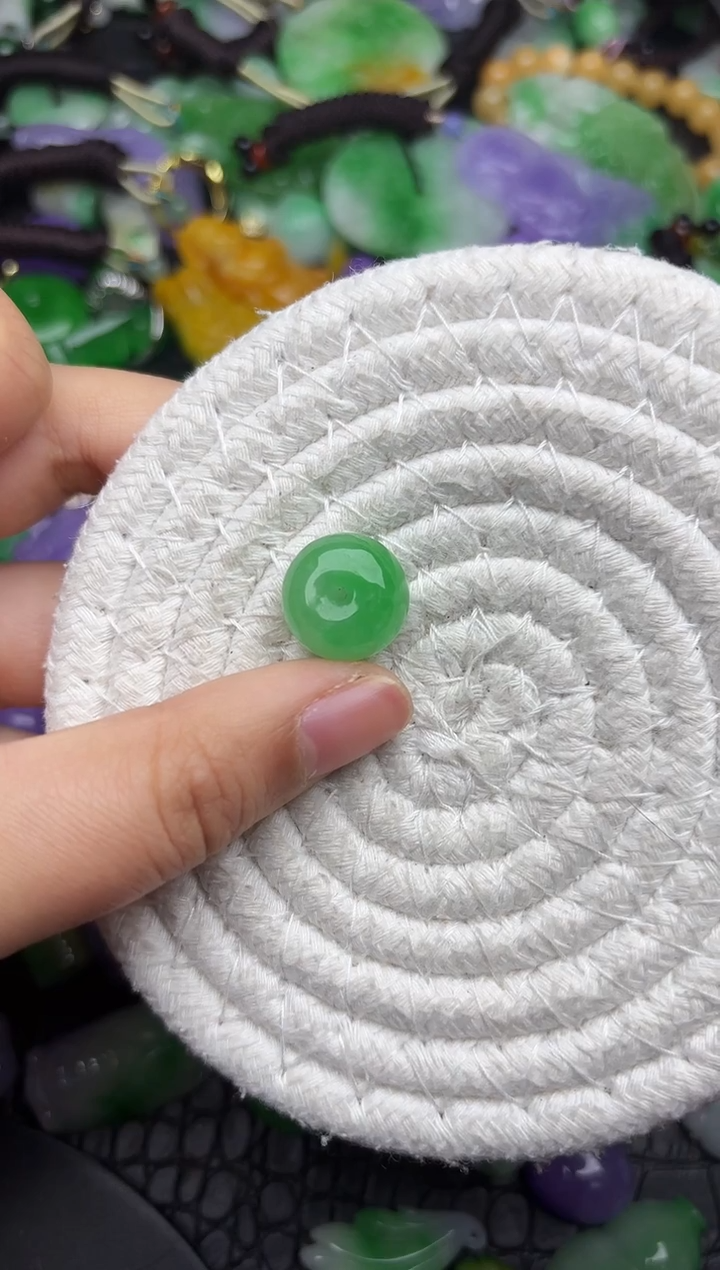 颈饰未镶嵌翡翠缅甸翡翠吊坠