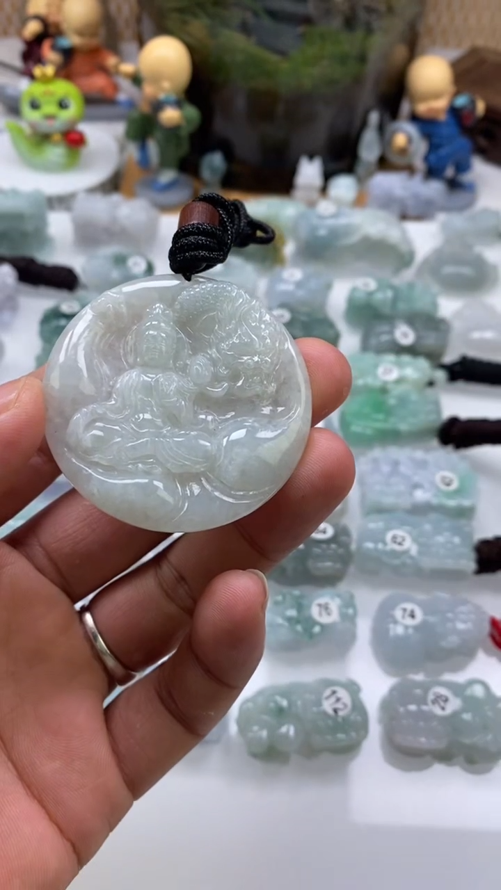 【闪购商品】翡翠吊坠(不含链)未镶嵌多人御龙观音吊坠