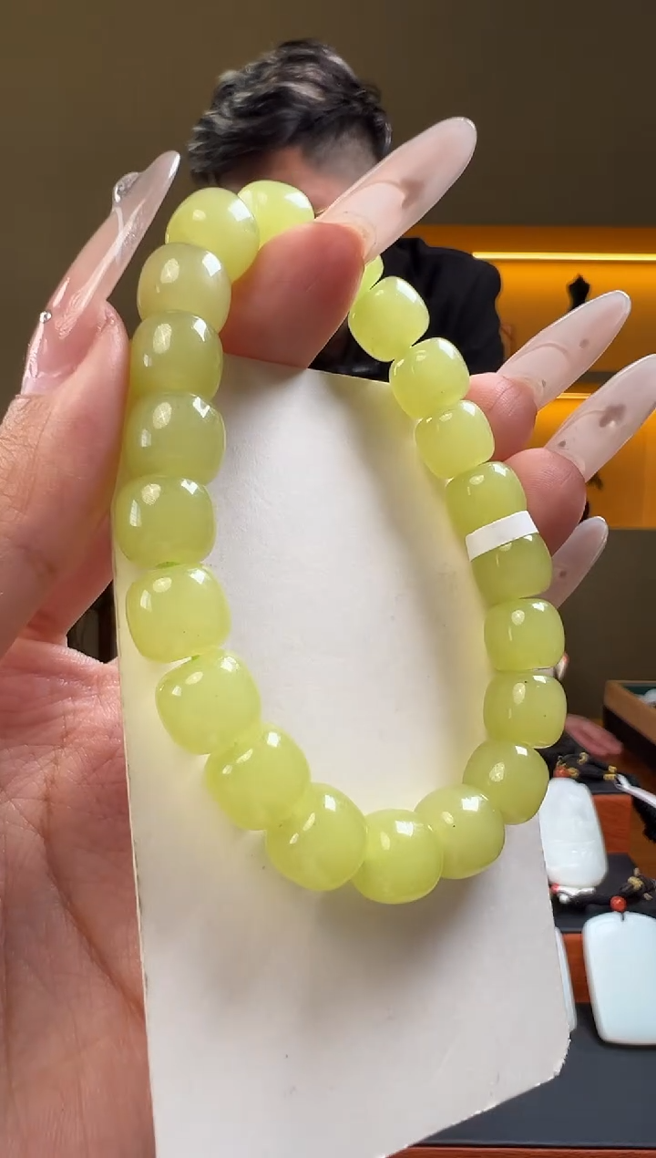 未镶嵌手串和田玉10 260