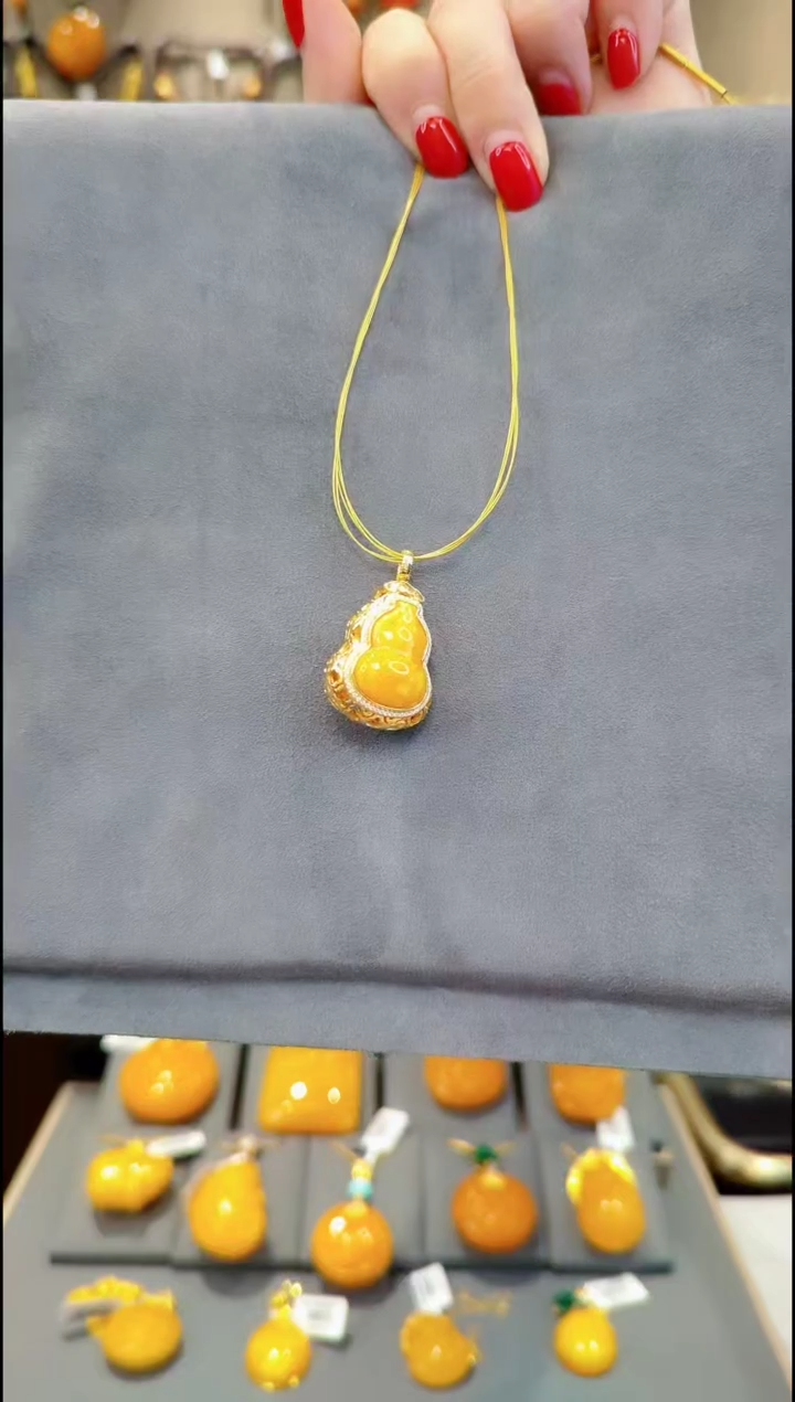 【闪购商品】蜜蜡颈饰银S925镀金镶嵌H744蜜蜡吊坠赠项圈
