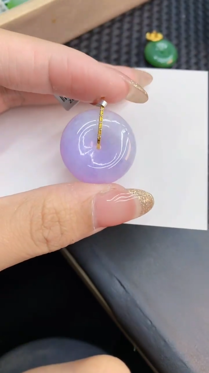 翡翠18K金镶嵌颈饰            8