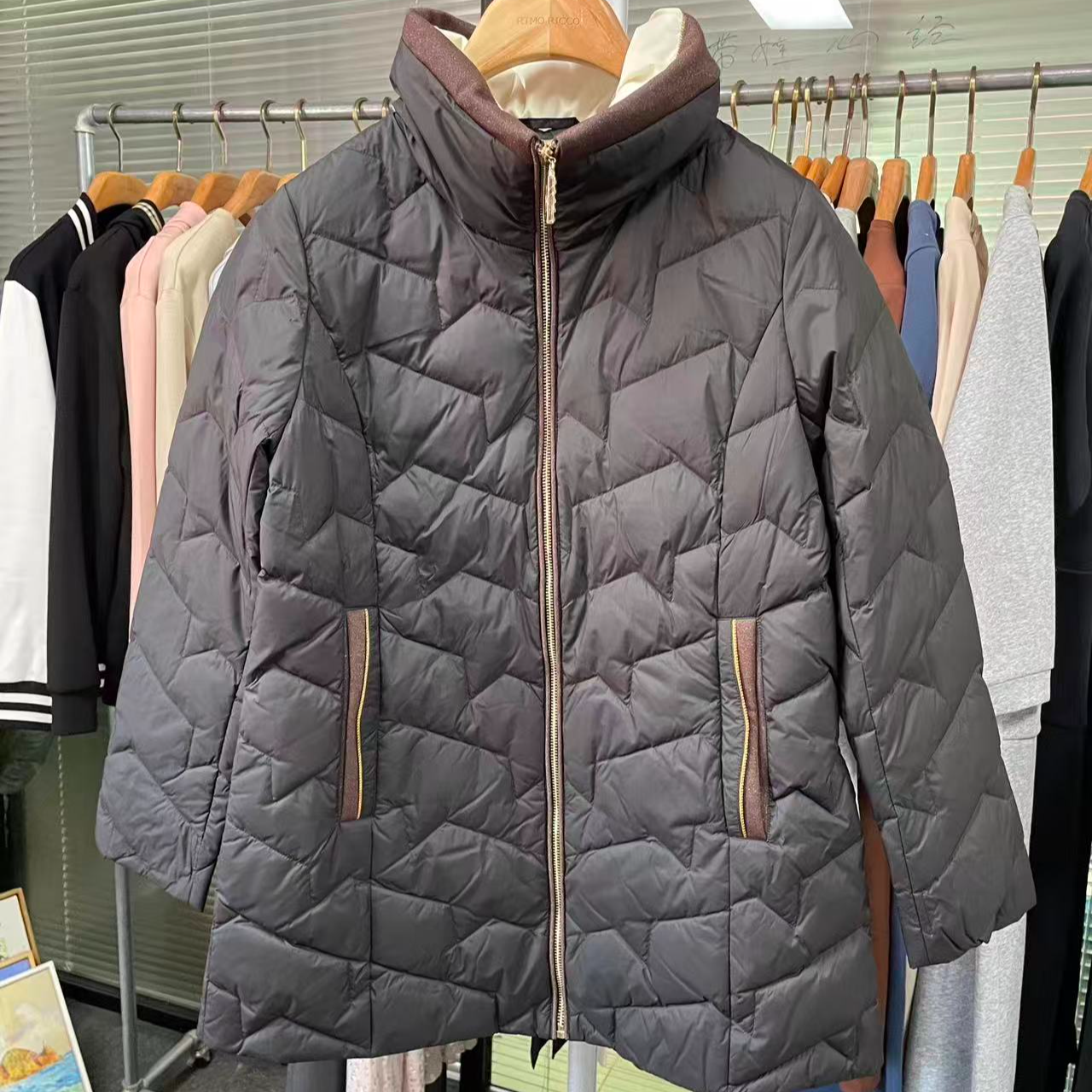 保暖冬季90白鸭绒服女款