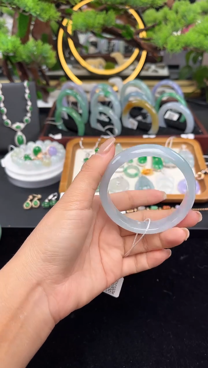 未镶嵌手镯翡翠手镯