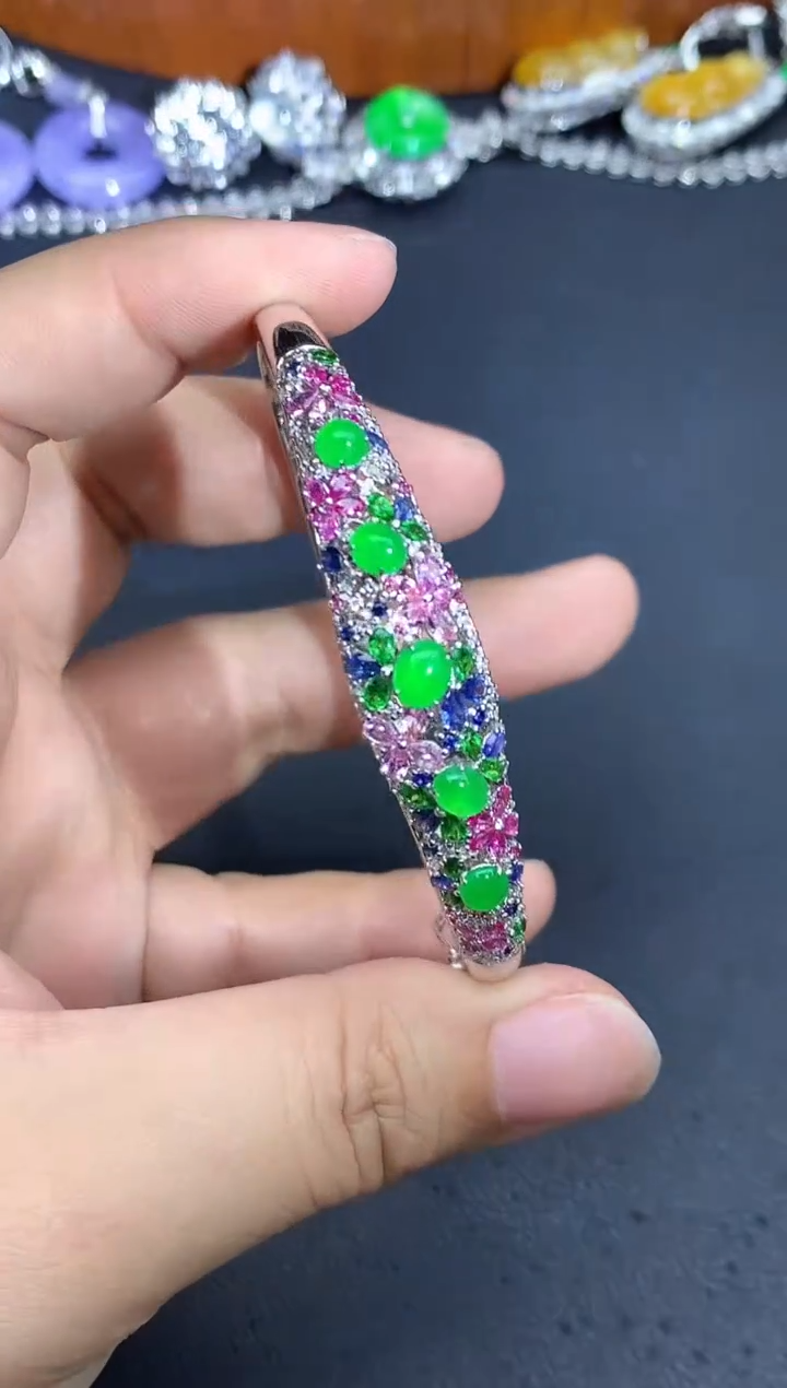 18K金镶嵌手镯翡翠650-中国好珍宝