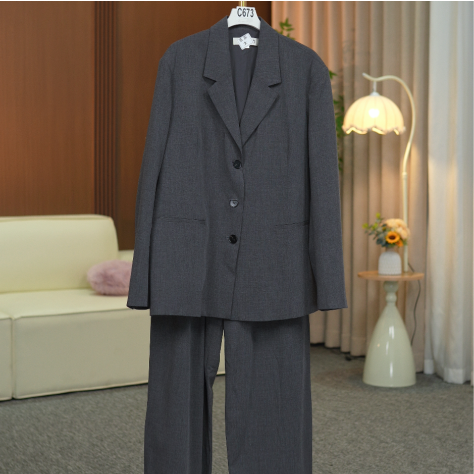 673 AA67女装连衣裙（优选默认剪标偶有微瑕介意不拍）