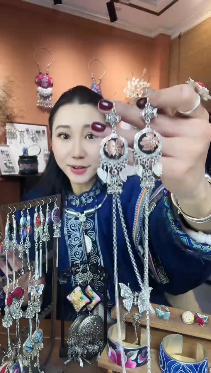 【闪购商品】刺绣纯手工民族风耳环