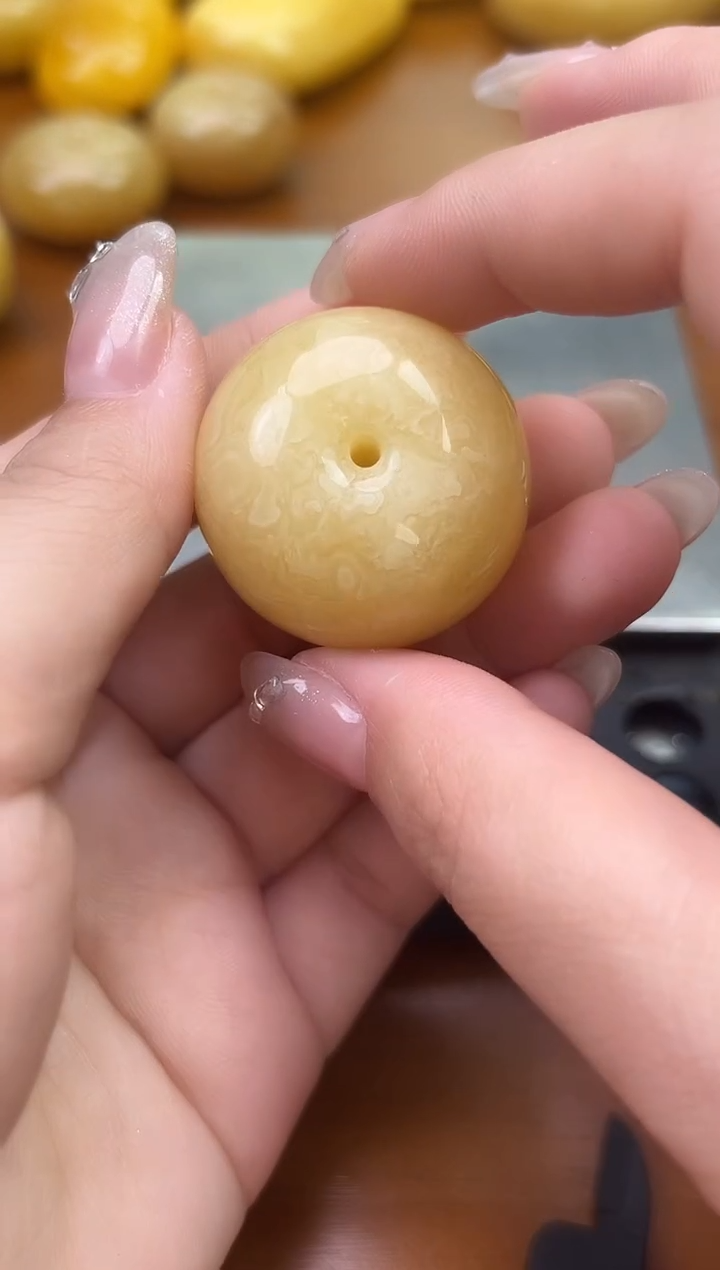 未镶嵌琥珀裸石琥珀蜜蜡吊坠 