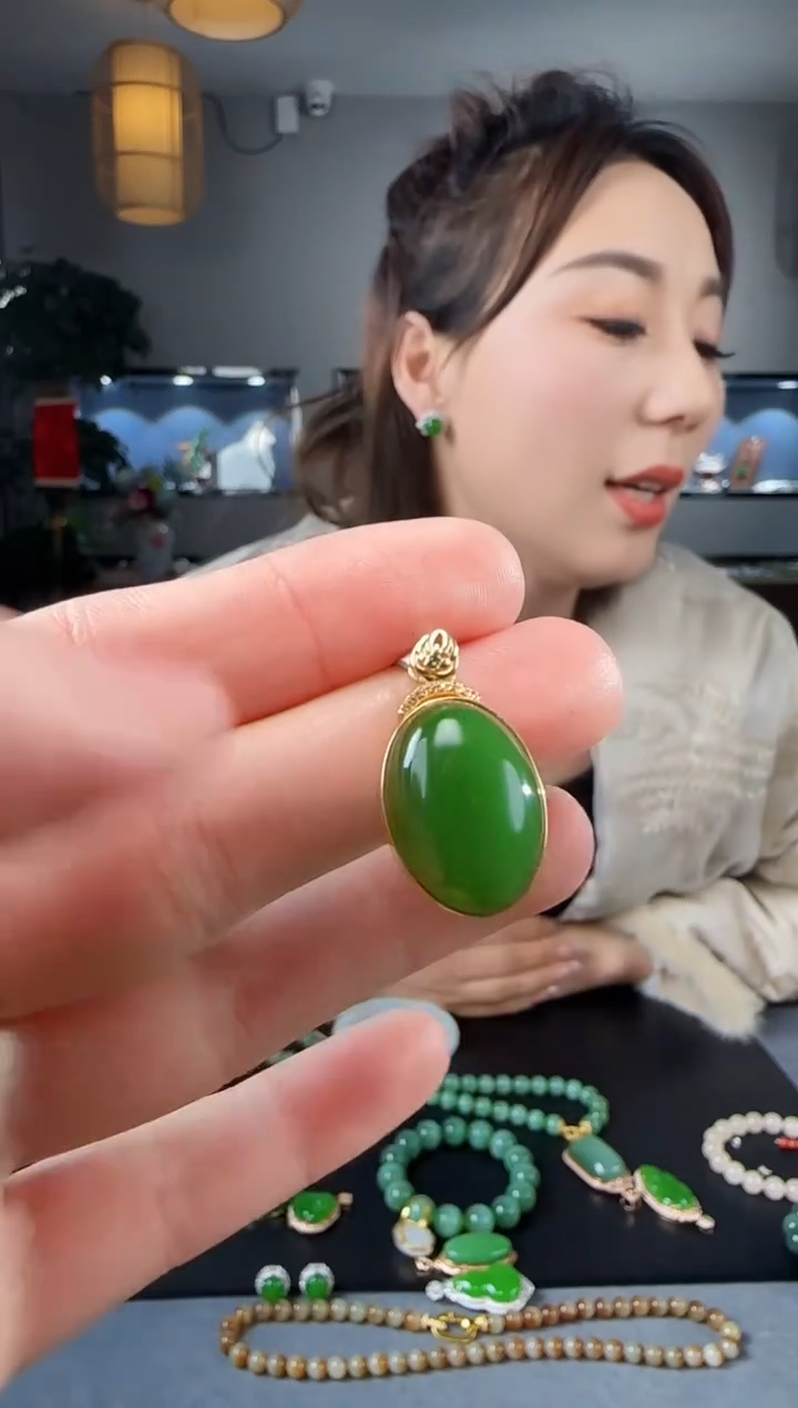 【闪购商品】和田玉吊坠(不含链)18K金镶嵌1