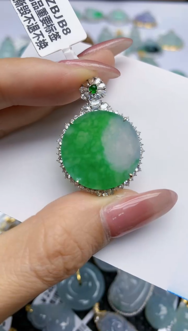 【闪购商品】翡翠挂件18K金镶嵌天然翡翠A货