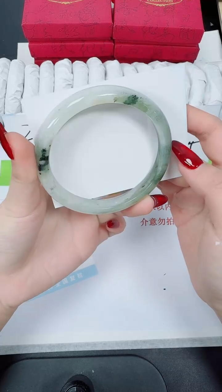 【闪购商品】石英质玉手镯未镶嵌k75-64.0