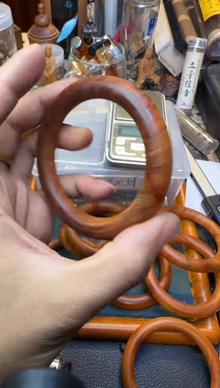 【闪购商品】柏木（崖柏）其他黑油骨料圈透手镯60口一个