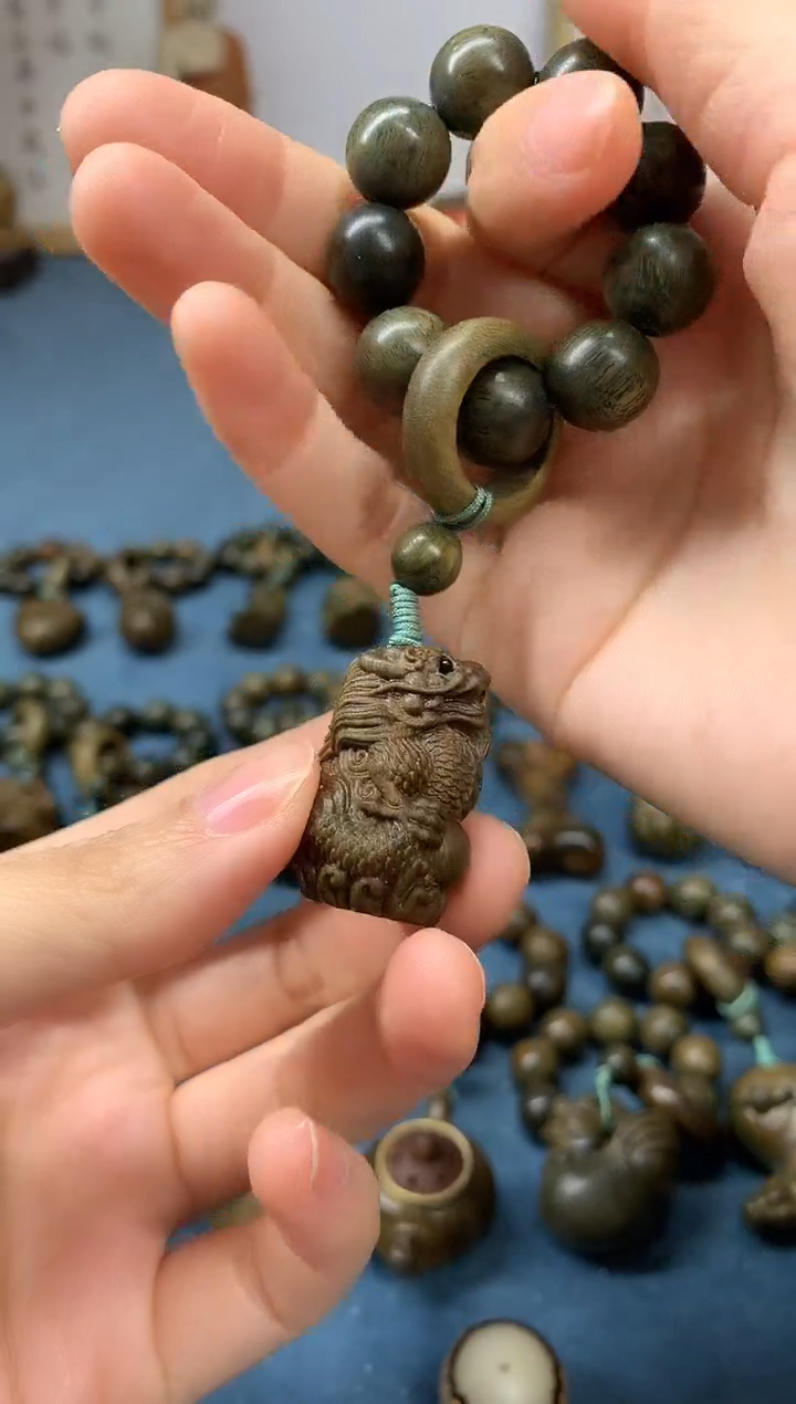 【闪购商品】维腊木（绿檀）把件生肖龙 盘玩件