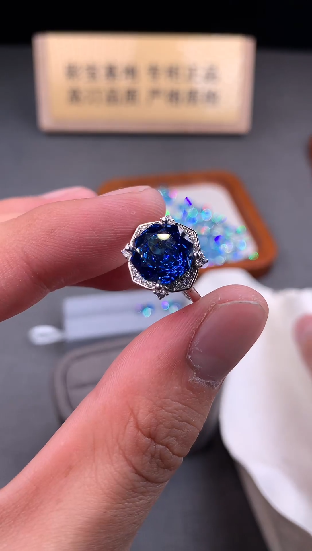 银S925镶嵌戒指托帕石2222