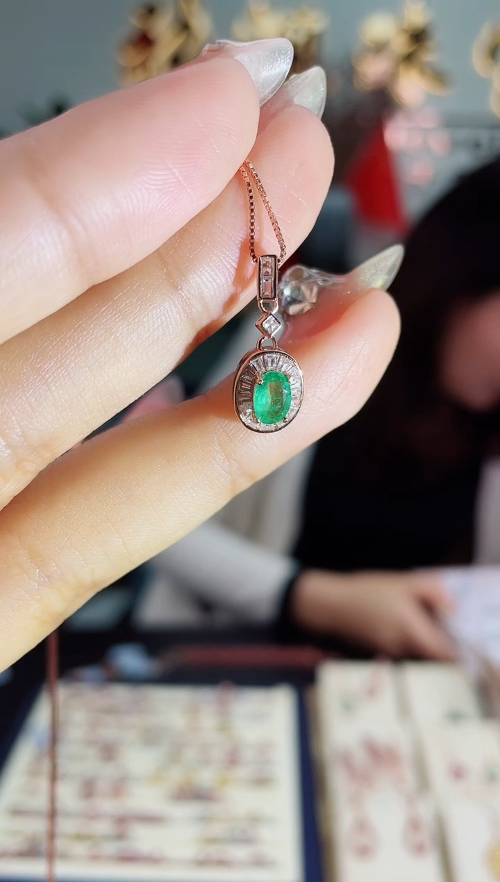 【闪购商品】祖母绿颈饰银S925镶嵌吊坠