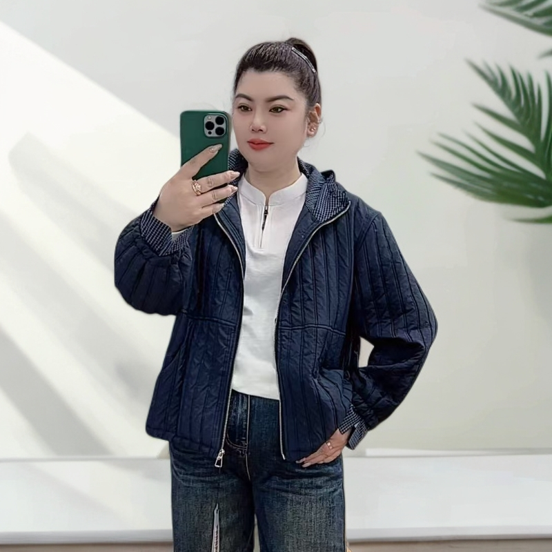 7222拼接连帽夹棉外套