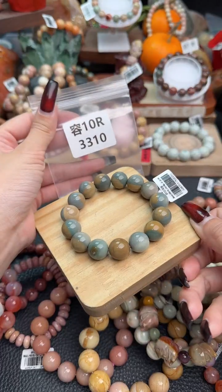 【闪购商品】石英质玉手链未镶嵌10R3310