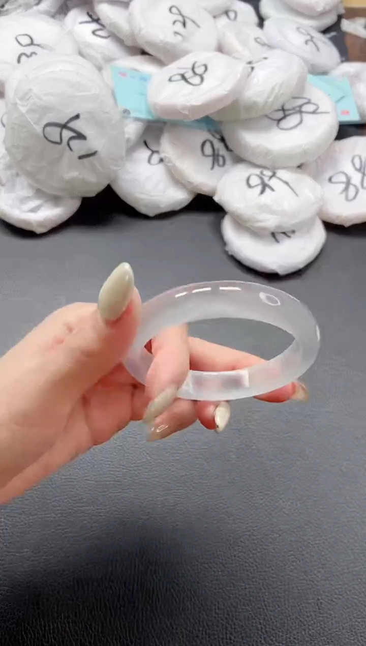 【闪购商品】石英质玉手镯未镶嵌 9L115-53