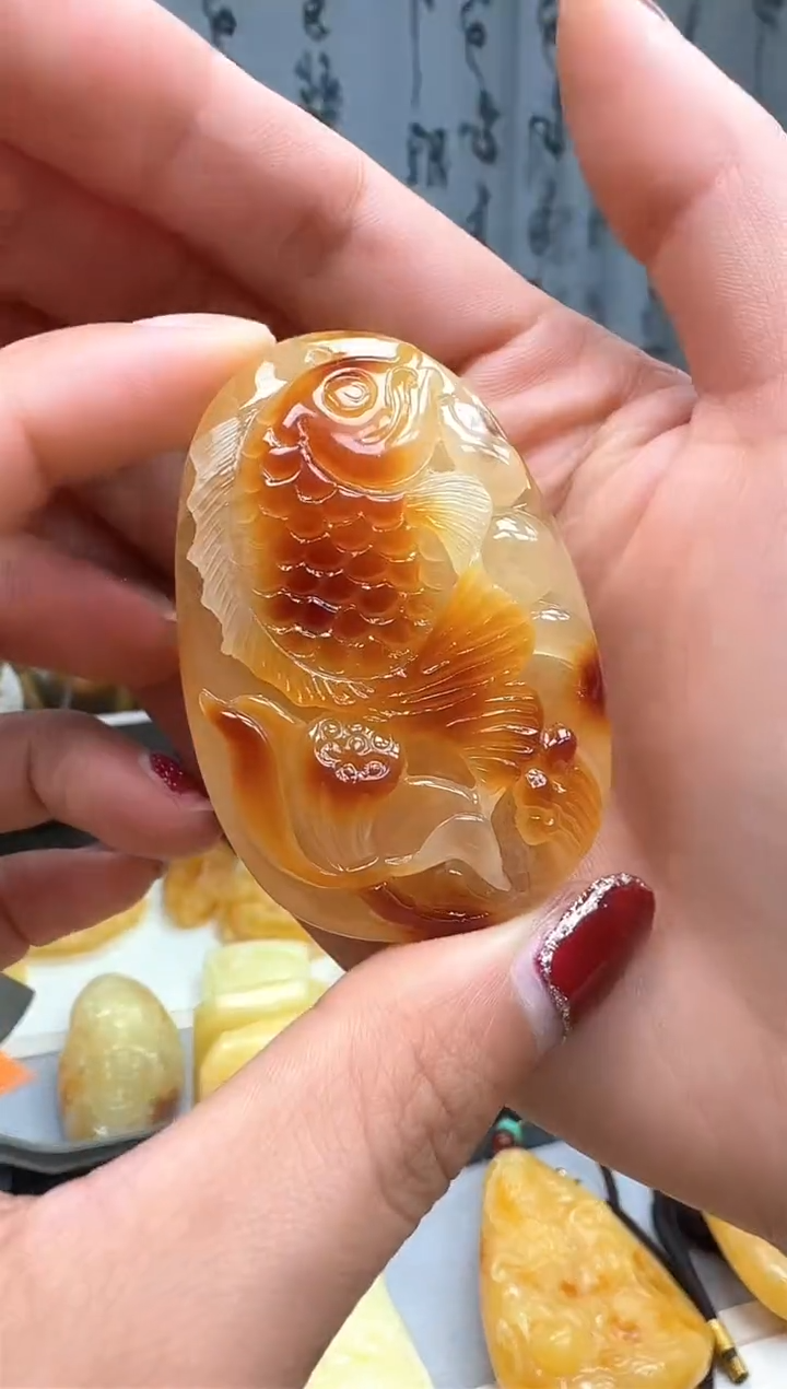 【闪购商品】琥珀裸石未镶嵌挂坠