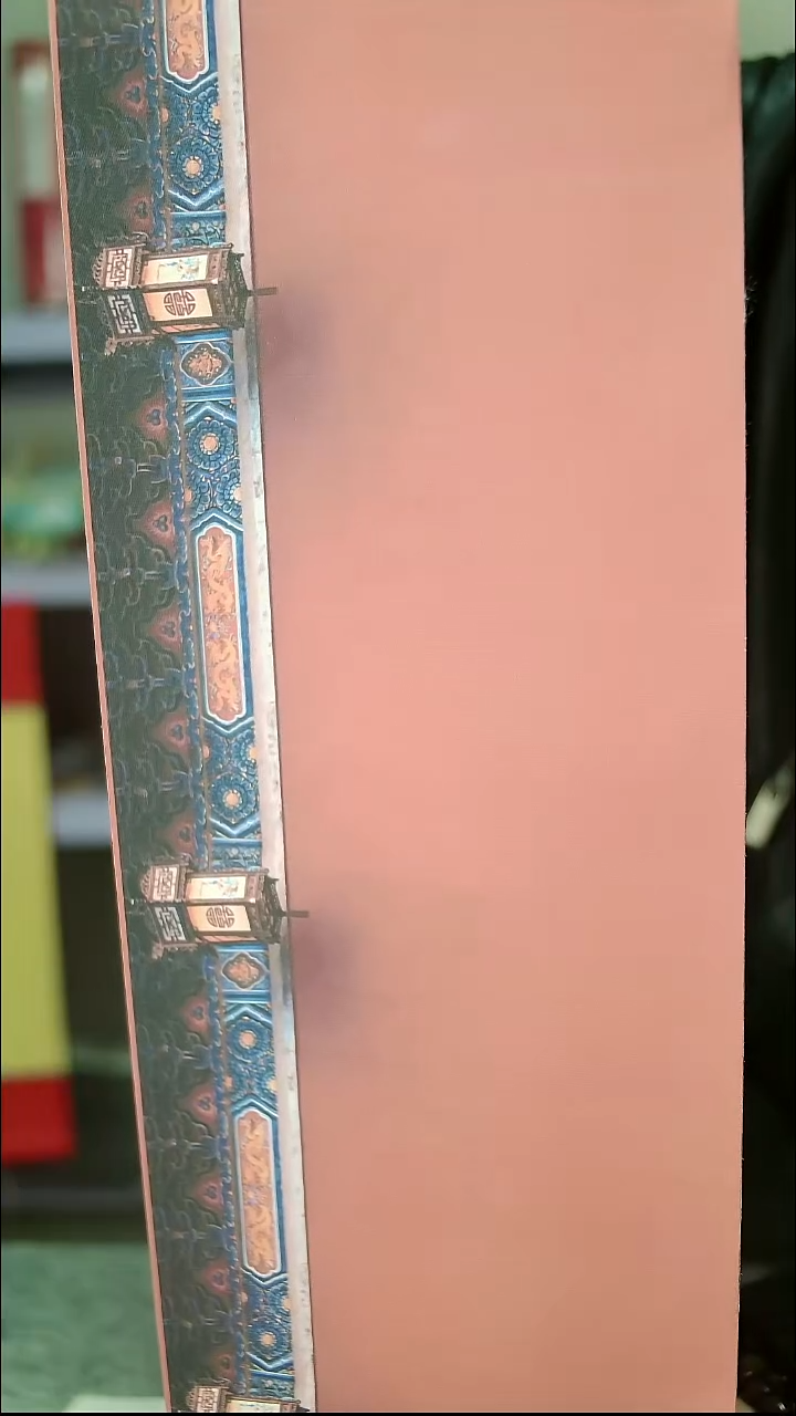 17*10m 红色绢布长卷一卷