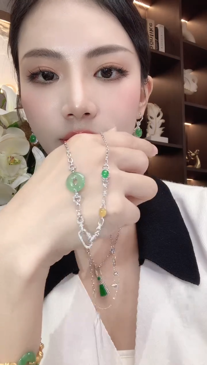 套链18K金镶嵌翡翠D19