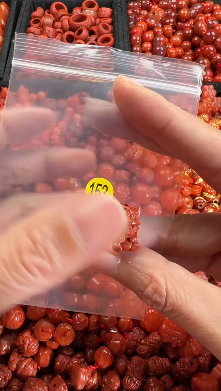 【闪购商品】南红玛瑙颈饰合金1